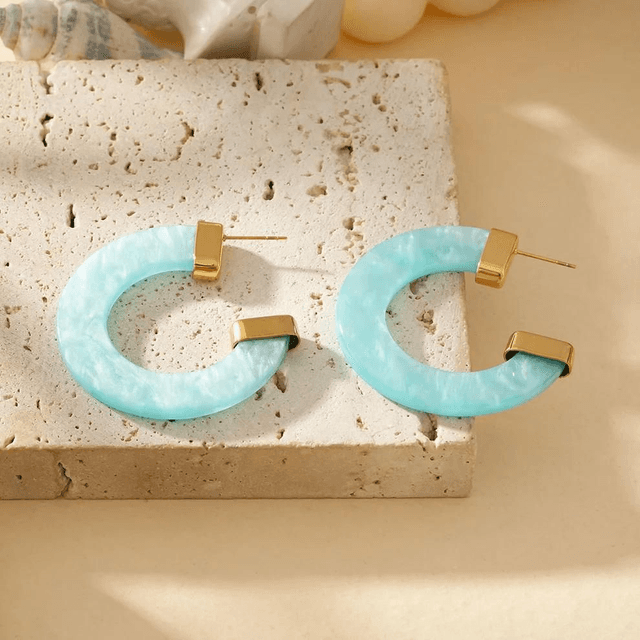 Boucles d&#039;Oreilles Créoles Dorées Résine Bleue